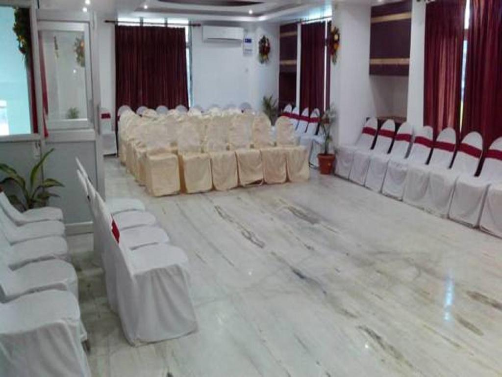 Hotel Sunview Dispur Buitenkant foto